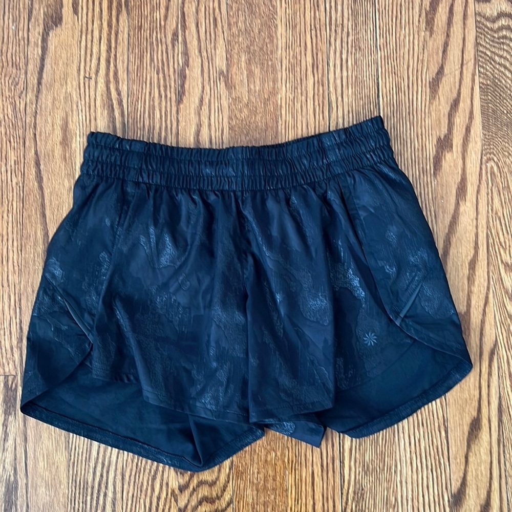 black print athleta running shorts